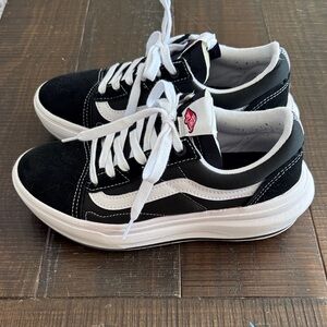 LIKE NEW Vans Old Skool Overt CC Sneakers, Men’s 6, Women’s 7.5, eur 38